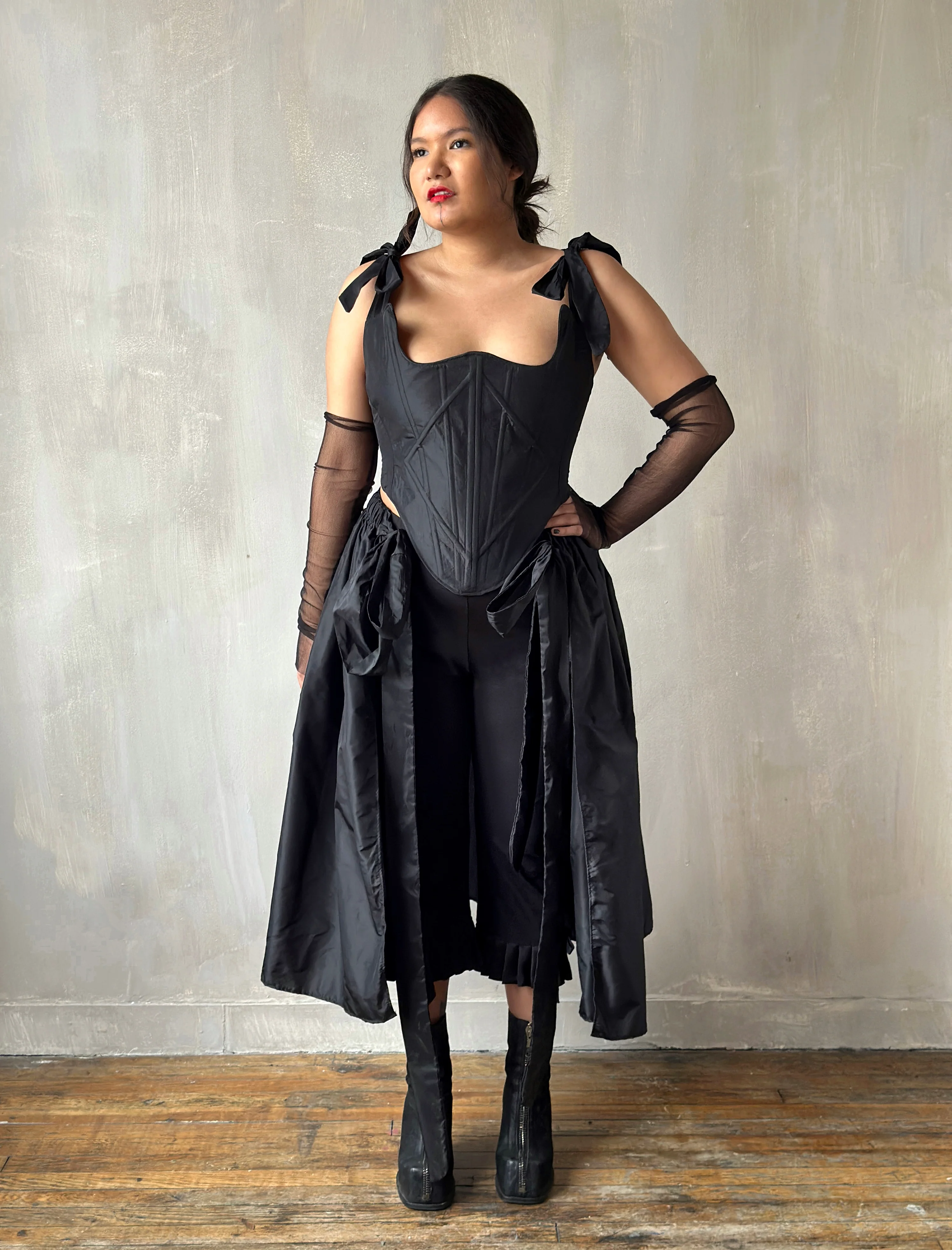 FW'24: Silk Fingerless Opera Gloves in Black (Pre-Order) - Image 7